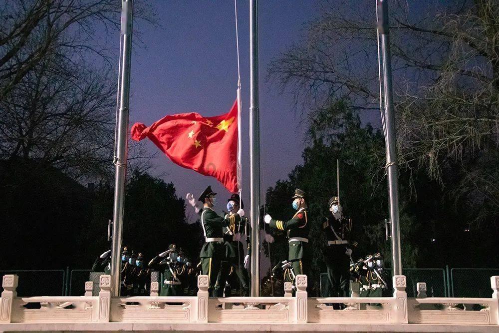 校校语文和数学平均分是93数学是95语文是多少分？游戏画面